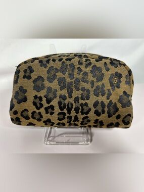 7521: Fendi Leopard Print Cosmetic Pouch Makeup Case FF Zip Vintage